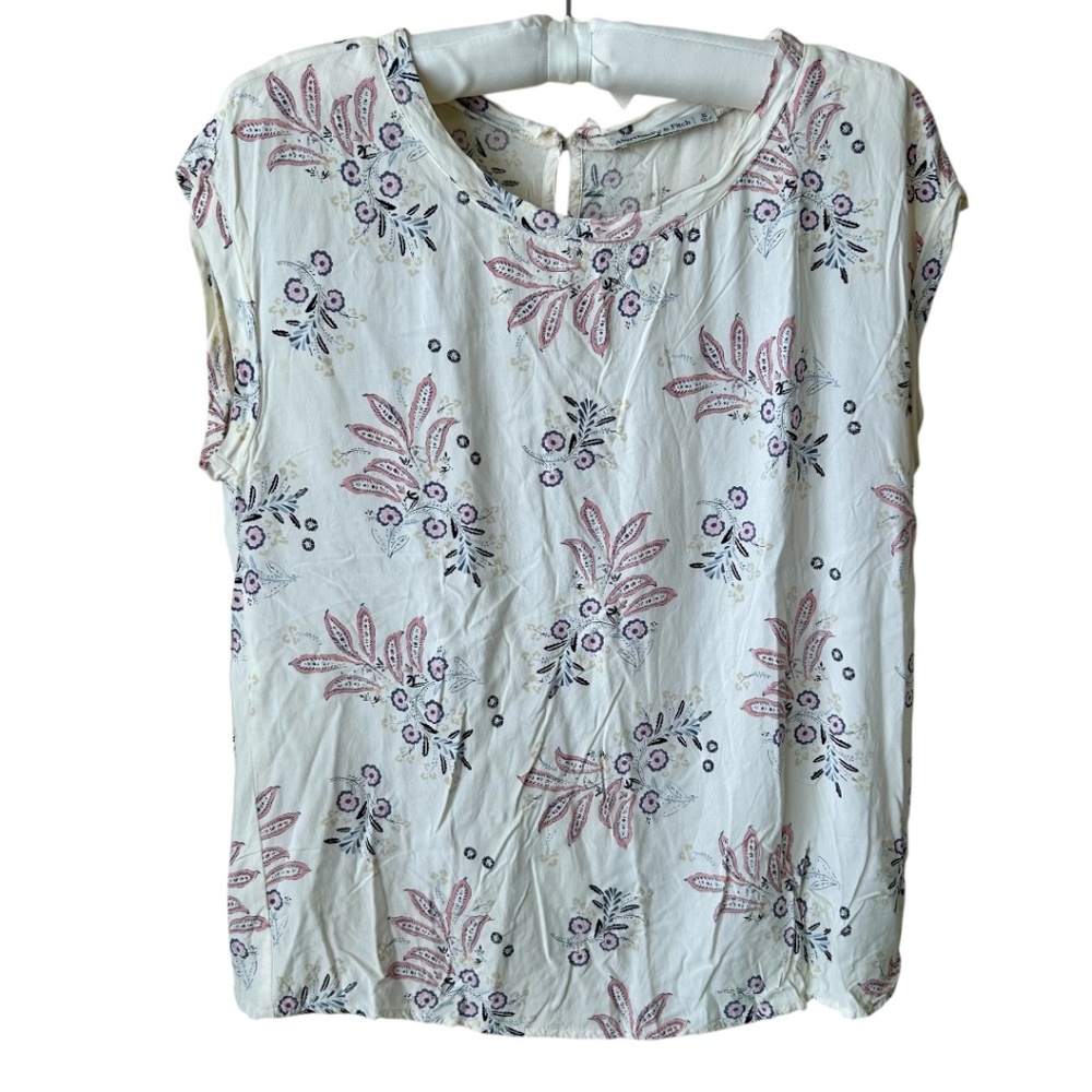 Cap Sleeve Floral Top Buttons Down Back Cream Mauve by Abercrombie Fitch  Small